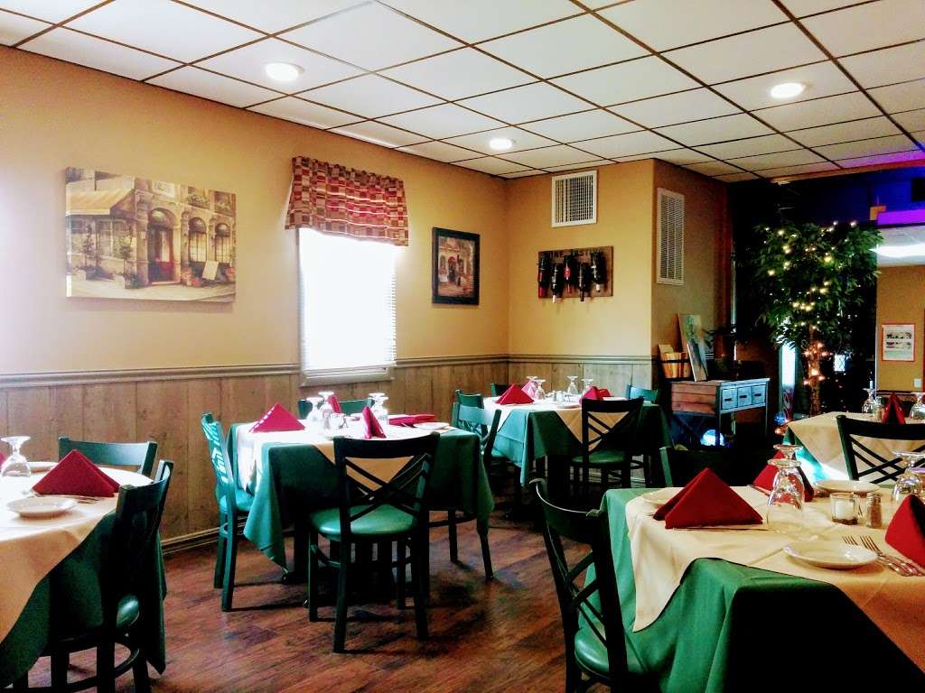 Cosmo Bella Pizza | 135 Newark Pompton Turnpike, Pequannock Township, NJ 07440 | Phone: (973) 694-0321