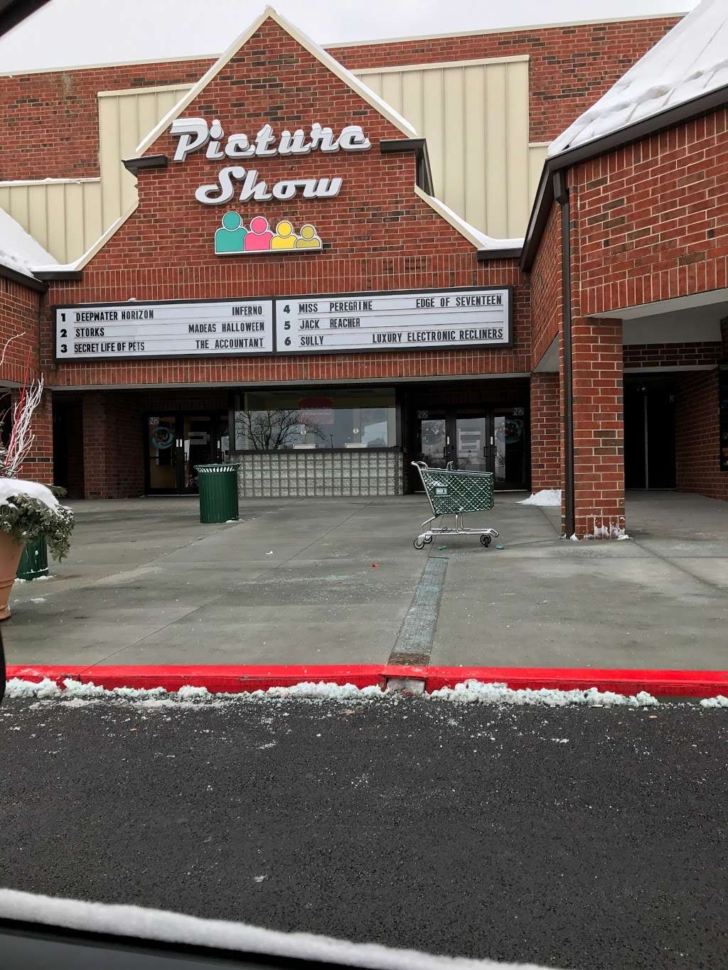 Picture Show at Bloomingdale Court | 324 Army Trail Rd, Bloomingdale, IL 60108, USA | Phone: (630) 529-7472