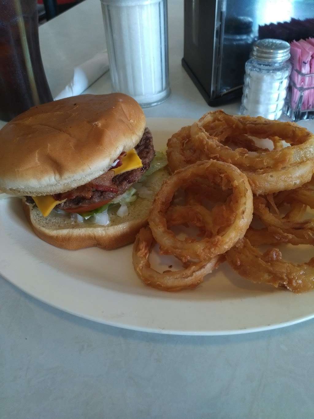 Happy Days Diner | 6230 US-59, Shepherd, TX 77371, USA | Phone: (936) 628-6515