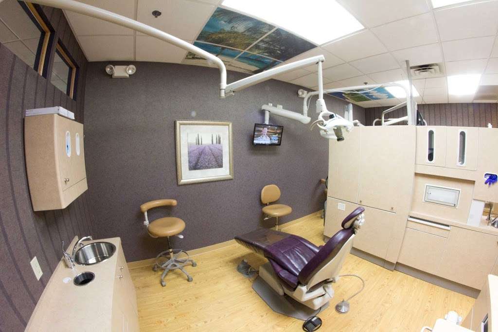 Oak Creek Dental Care LLC | 132 E Drexel Ave, Oak Creek, WI 53154, USA | Phone: (414) 762-9010