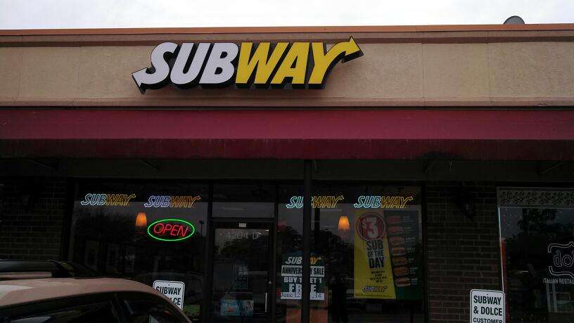 Subway Restaurants | 4204 D Arlington Heights Rd, Arlington Heights, IL 60004, USA | Phone: (847) 870-9604