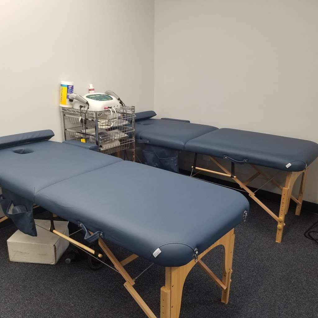 Capstone Chiropractic LLC | 2579 John Milton Dr #220, Herndon, VA 20171, USA | Phone: (703) 657-0066