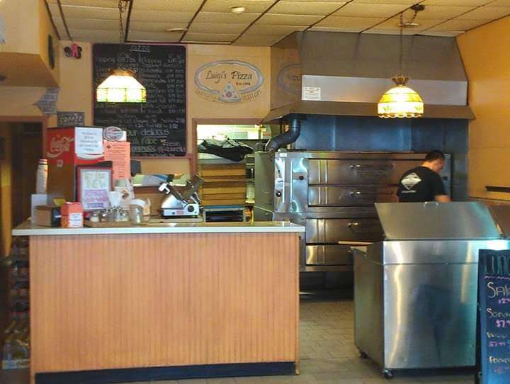 Luigis Pizza & Restaurant | 16 Skyline Lakes Dr, Ringwood, NJ 07456 | Phone: (973) 839-0268