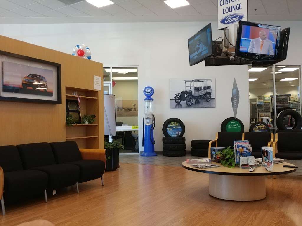 Lake Elsinore Ford | 31500 Auto Center Dr, Lake Elsinore, CA 92530 | Phone: (951) 471-4100