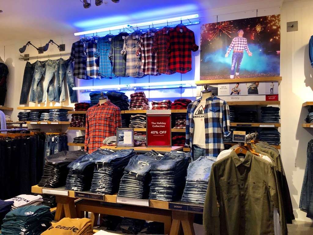 American Eagle Outfitters | 4200 Conroy Rd Suite 112, Orlando, FL 32839, USA | Phone: (407) 351-6635