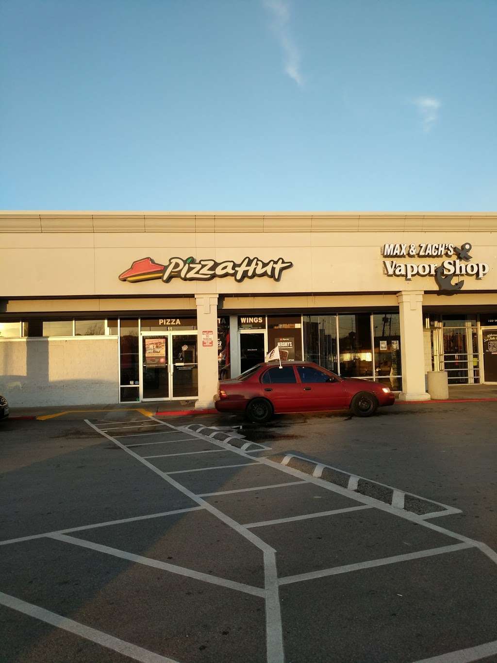 Pizza Hut | 105 Kennings Rd Suite 11, Crosby, TX 77532, USA | Phone: (281) 328-4178