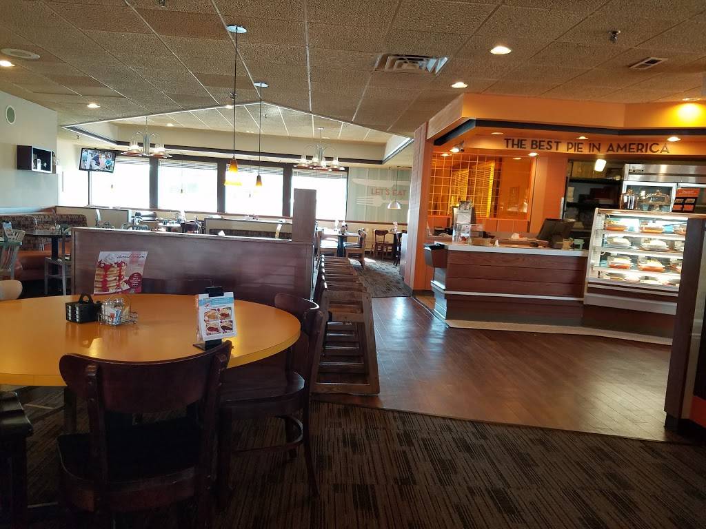 Village Inn | 5425 L St, Omaha, NE 68117, USA | Phone: (402) 734-5700