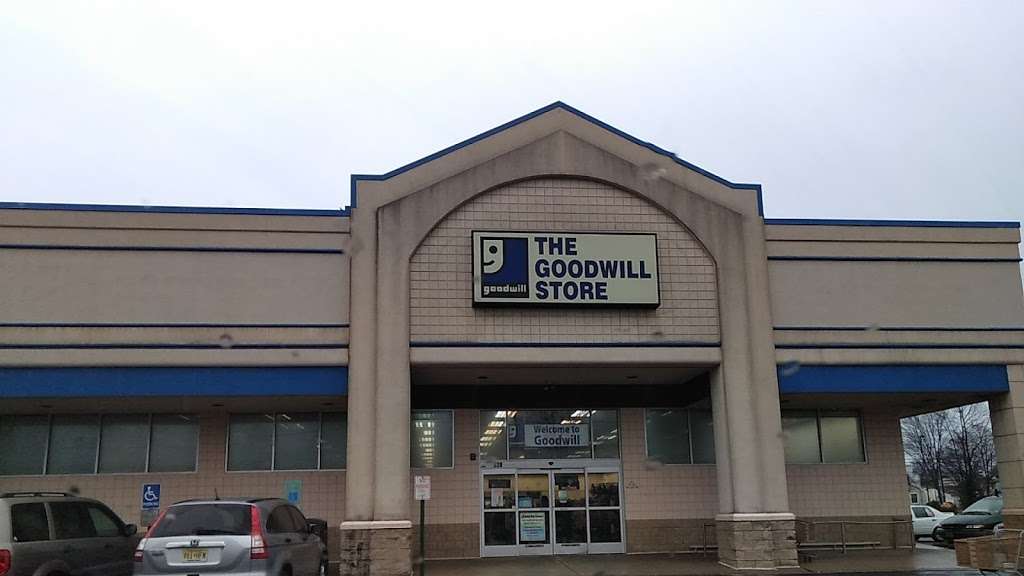 Goodwill Store | 228 NJ-35, Cliffwood, NJ 07721, USA | Phone: (732) 566-0277