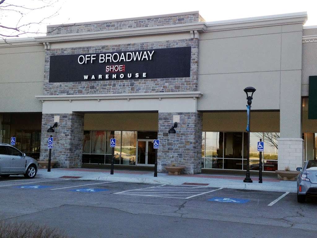 Off Broadway Shoe Warehouse | 8600 Ward Pkwy, Kansas City, MO 64114, USA | Phone: (816) 822-8858