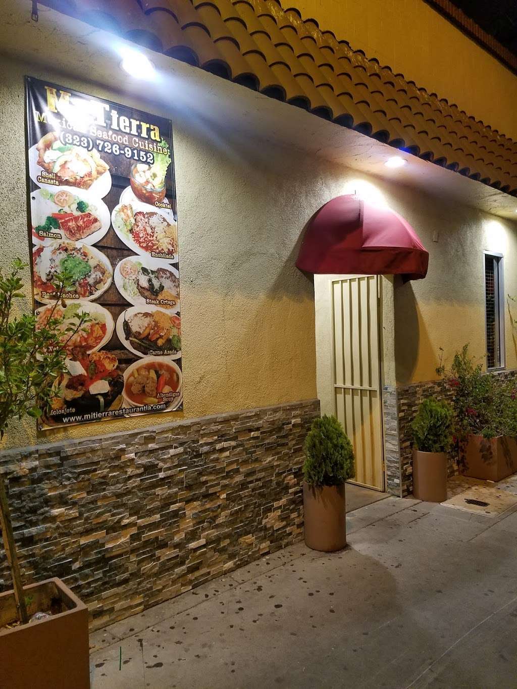 Mi Tierra Restaurant | 5949 Whittier Blvd, Los Angeles, CA 90022, USA | Phone: (323) 726-9152