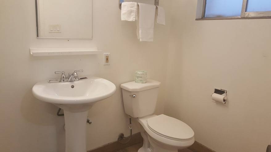 Driftwood Motel | 1472 N Mt Vernon Ave, Colton, CA 92324, USA | Phone: (909) 825-5460