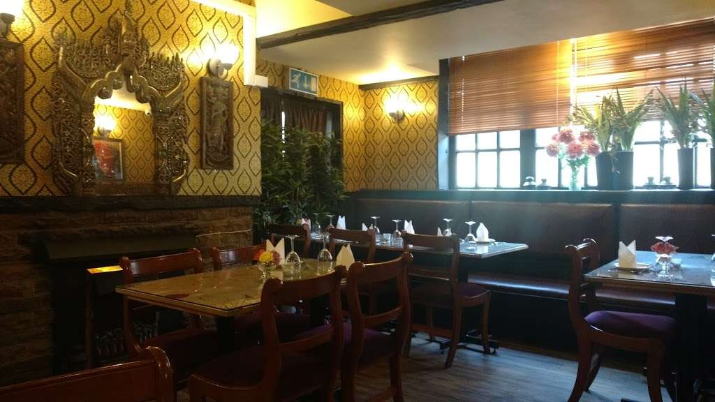 Robin Hood | Epping New Rd, Loughton IG10 4AA, UK | Phone: 020 8508 1104