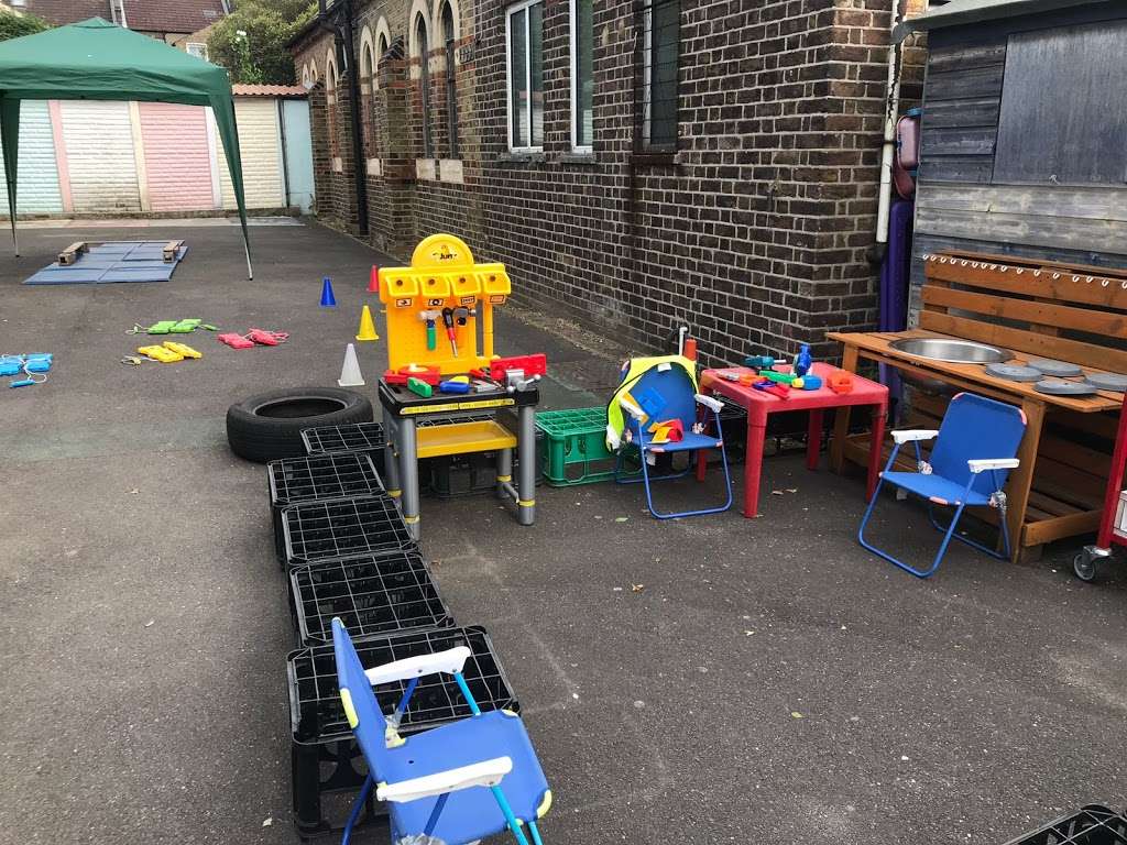 Burnt Ash Pre - School | Burnt Ash Methodist Church, Burnt Ash Hill, London SE12 0QD, UK | Phone: 020 8857 9910