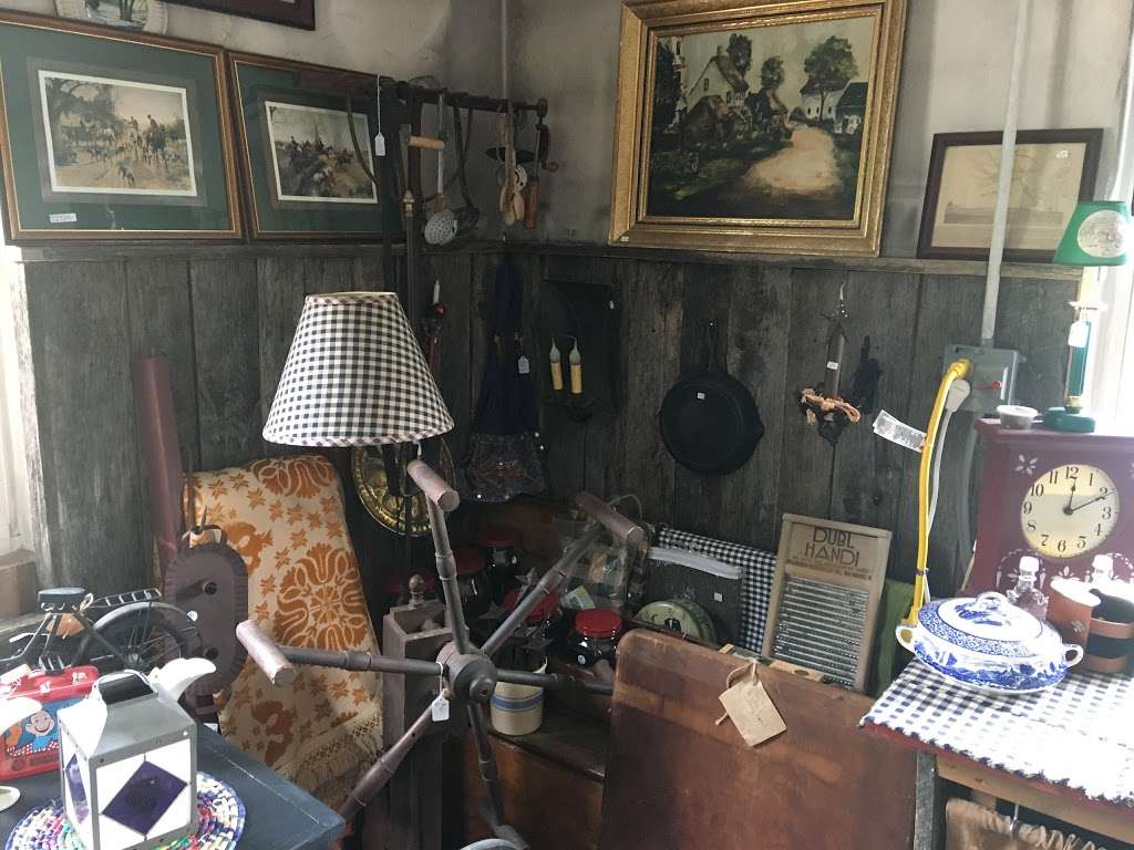 Fox Hill Farm Antiques & Collectibles | 3624 Bowser Rd, New Freedom, PA 17349, USA | Phone: (717) 235-0734