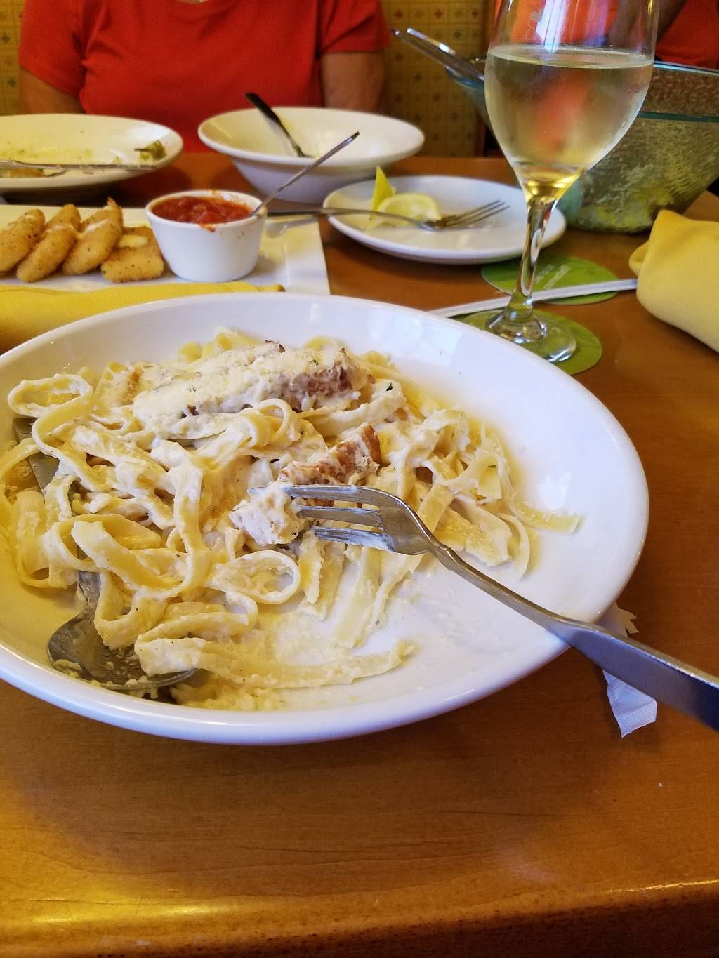 Olive Garden Italian Restaurant | 3725 Stone Creek Blvd, Cincinnati, OH 45251, USA | Phone: (513) 245-1820