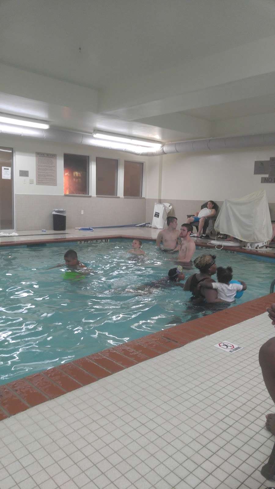Country Inn & Suites by Radisson, Waldorf, MD | 2555 Bus Park Dr, Waldorf, MD 20601, USA | Phone: (301) 645-6595