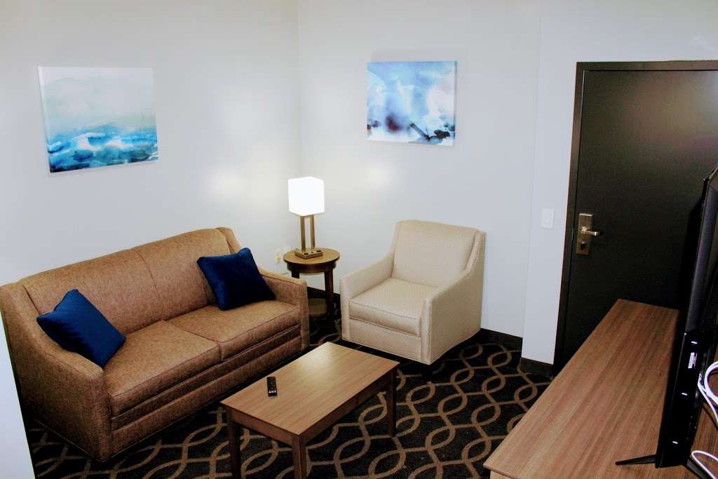 Atelier Boutique Hotel IAH | 7114 Will Clayton Pkwy, Humble, TX 77338, USA | Phone: (832) 644-5938