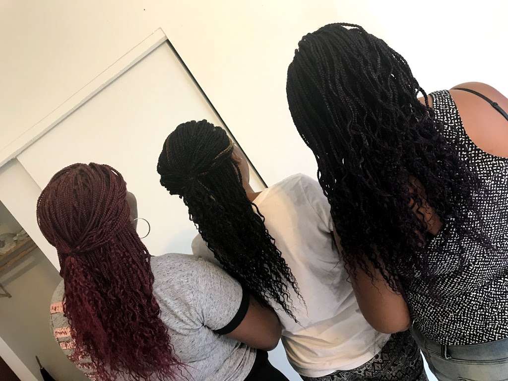 Buyi African hair braiding Salon | 644 Lorraine Ave, Waukegan, IL 60085, USA | Phone: (224) 733-7321