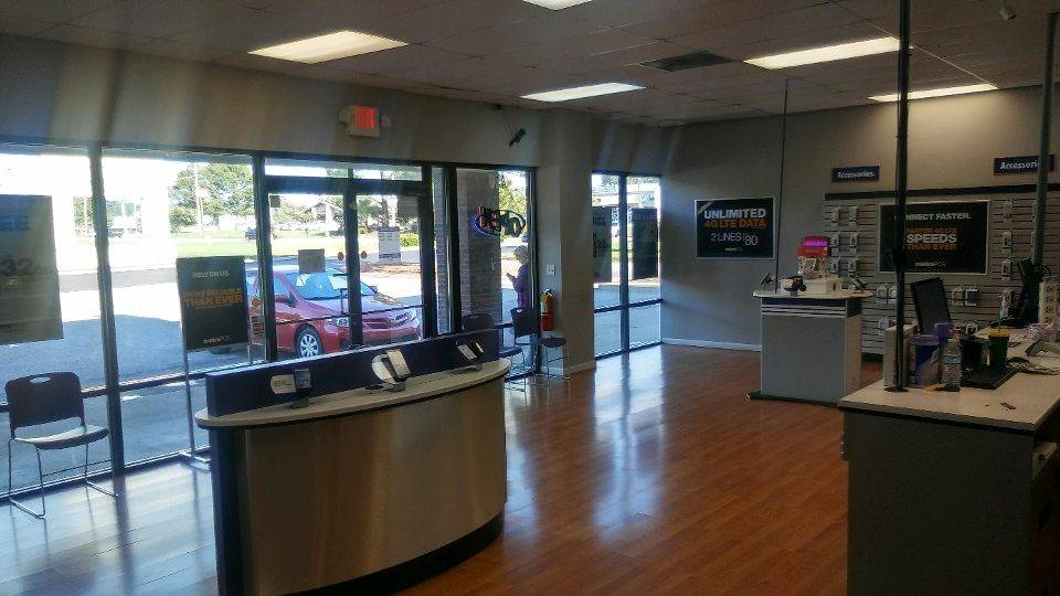 Metro by T-Mobile | 450 Stateline Rd W Unit D, Southaven, MS 38671, USA | Phone: (662) 510-5655