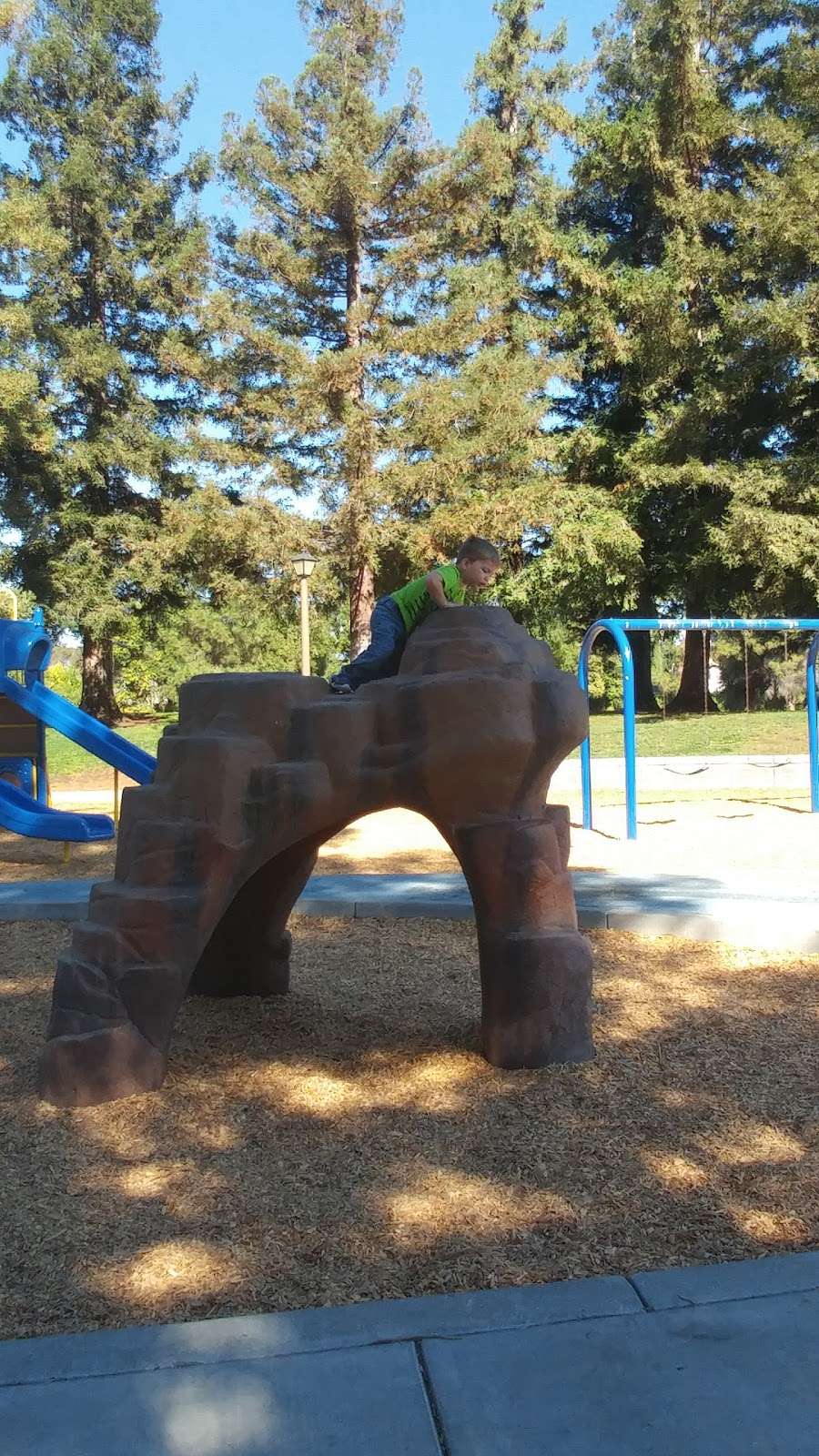 Mankas Neighborhood Park | 2800 Owens St, Fairfield, CA 94534, USA | Phone: (707) 428-7714