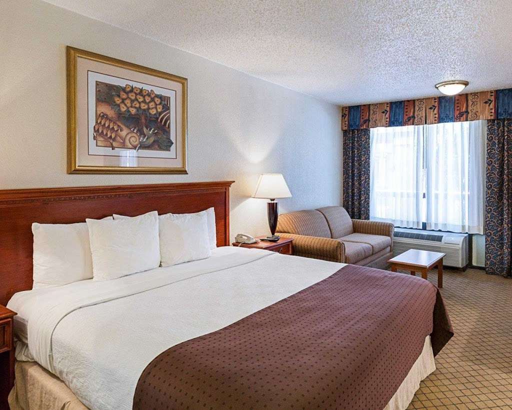 Clarion Inn | 15157 I-10, Channelview, TX 77530, USA | Phone: (281) 452-7304