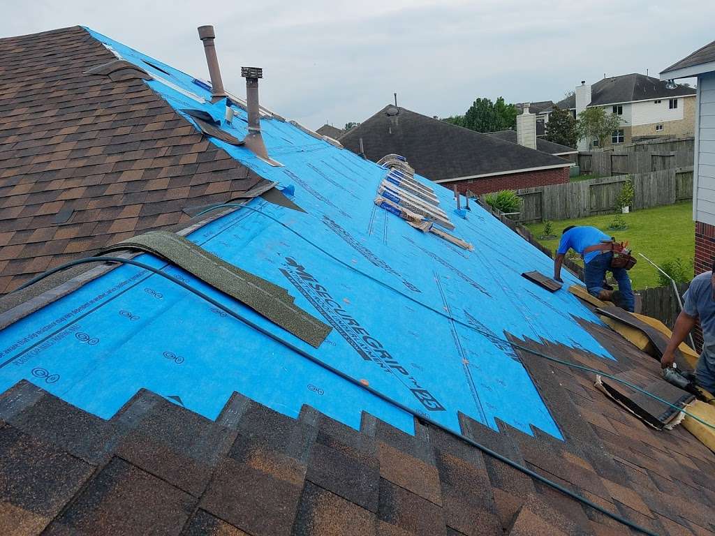 Laras Roofing Contractor | 5111 W Harrow Dr, Houston, TX 77084, USA | Phone: (832) 533-1087