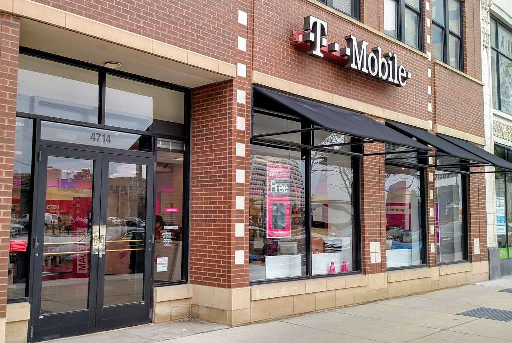 T-Mobile | 4714 N Broadway, Chicago, IL 60640, USA | Phone: (773) 275-2654