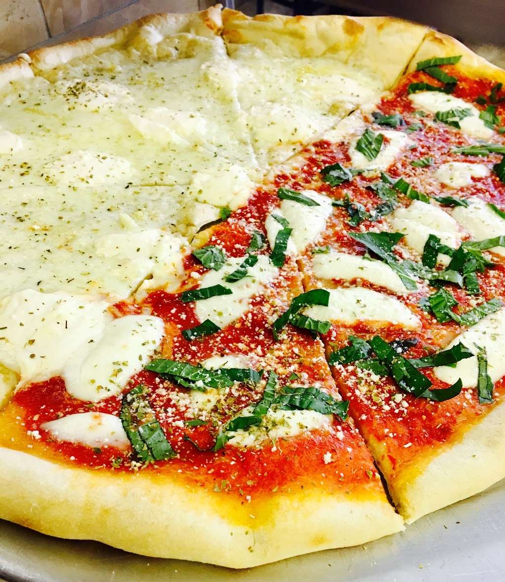 Pizza Doro | 1492 Main St, Catasauqua, PA 18032 | Phone: (610) 443-3335