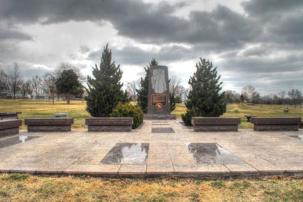 Memorial Park Cemetery | 1517 E 15th St, Lawrence, KS 66044, USA | Phone: (785) 832-3450