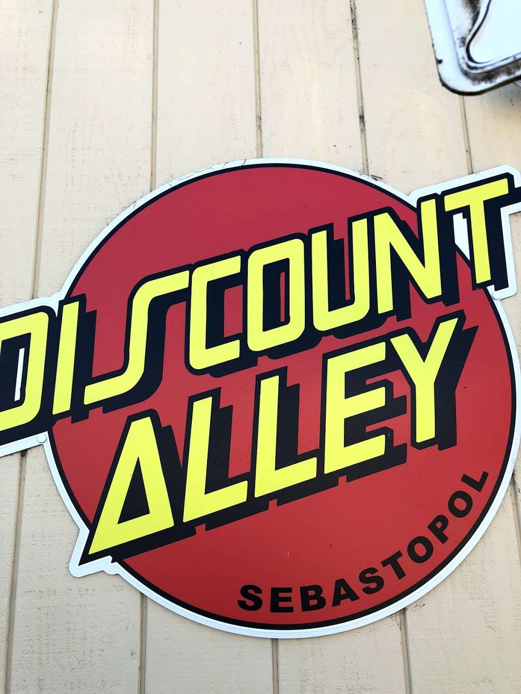 Discount Alley | 1382 CA-116 a, Sebastopol, CA 95472 | Phone: (707) 823-1584