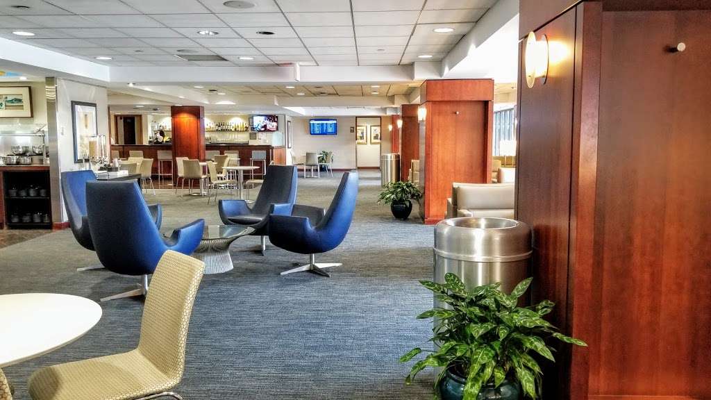 United Club | Concourse C (Gate C17), Delta Rd, Chantilly, VA 20151 | Phone: (703) 572-7809