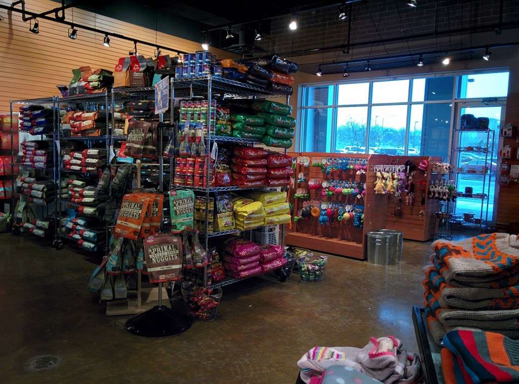 Land of Paws South | 6772 W 135th St, Overland Park, KS 66223, USA | Phone: (913) 402-1033
