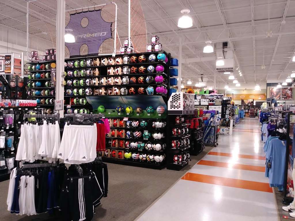 DICKS Sporting Goods | 1300 Posner Blvd, Davenport, FL 33837, USA | Phone: (863) 424-4444