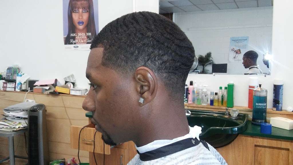 Cuttin Up Barber Shop | 7718 Troost Ave, Kansas City, MO 64131, USA | Phone: (816) 361-1005