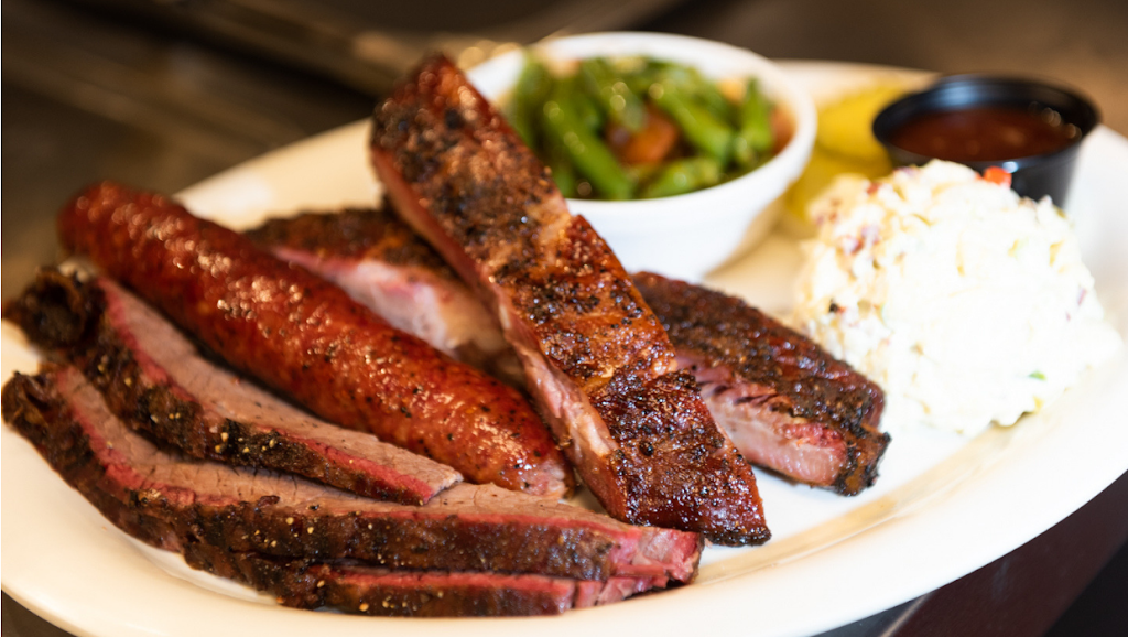 B&B Smokehouse | 2619 Pleasanton Rd, San Antonio, TX 78221, USA | Phone: (210) 921-2745