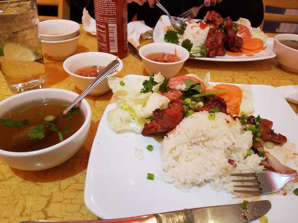 Pho Royal | 46839 Maple Leaf Pl #145, Sterling, VA 20164, USA | Phone: (703) 444-4778