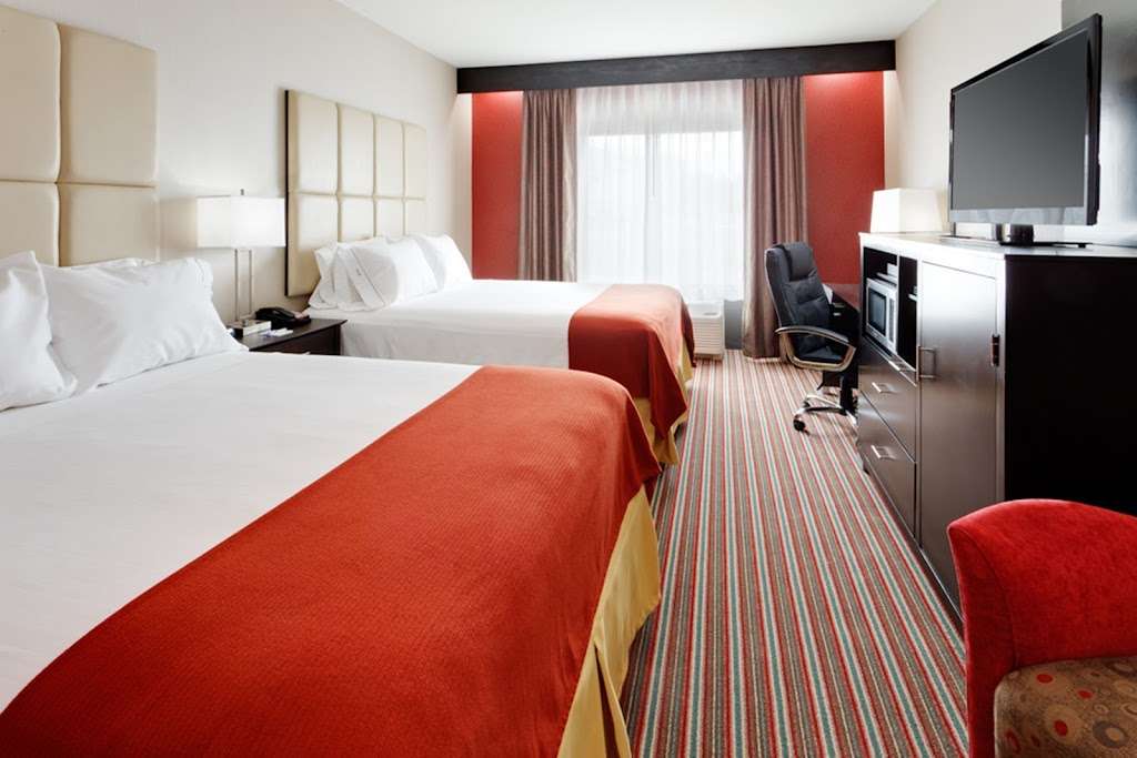 Holiday Inn Express & Suites York Ne - Market Street | 18 Cinema Dr, York, PA 17402, USA | Phone: (717) 718-4447