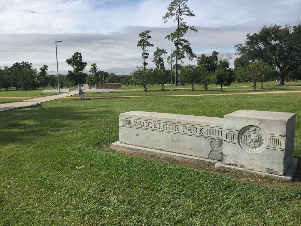 Martin Luther King Jr. Memorial | MacGregor Park Trail, Houston, TX 77021