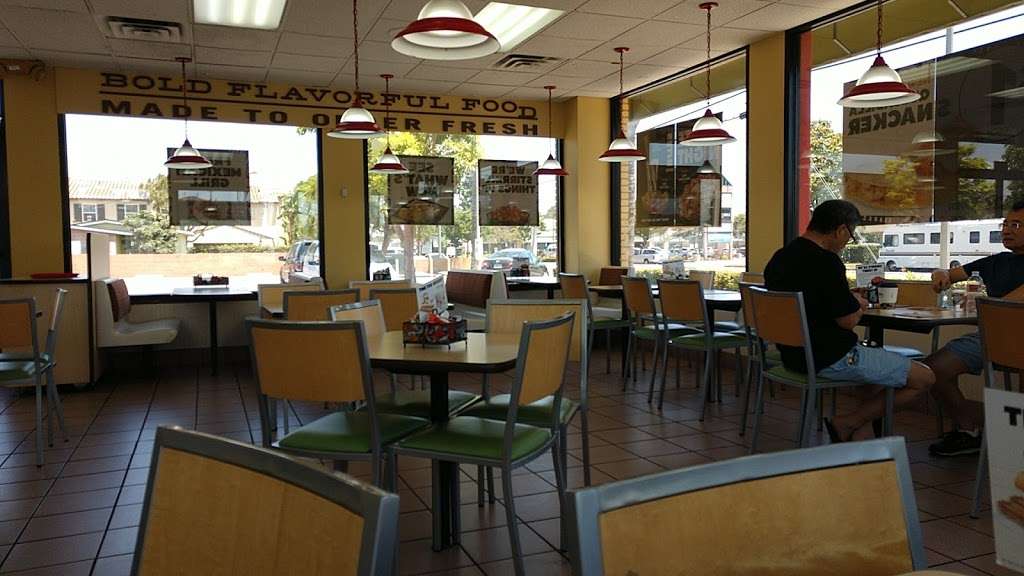 Del Taco | 3181 Lincoln Ave, Anaheim, CA 92801, USA | Phone: (714) 995-1152