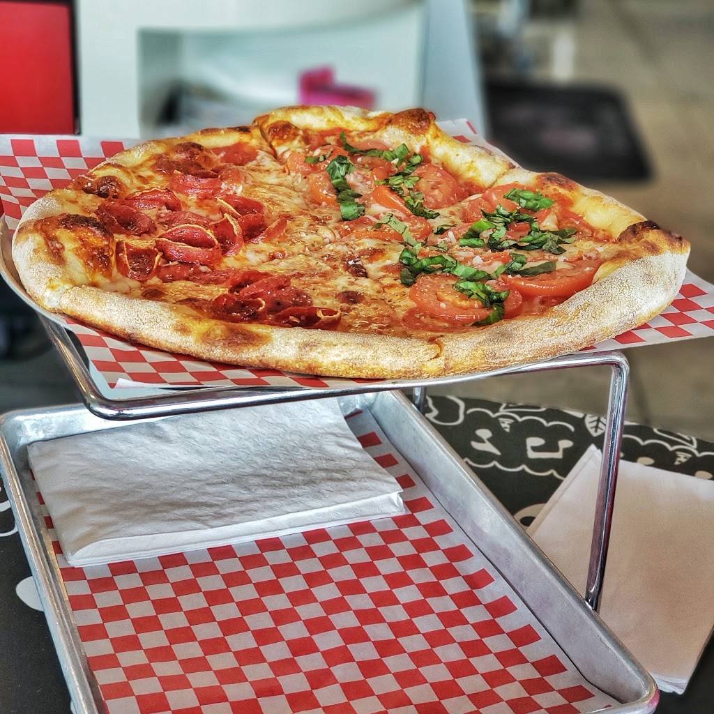 Delicious Pizza | 5419 W Adams Blvd, Los Angeles, CA 90016, USA | Phone: (323) 424-3014
