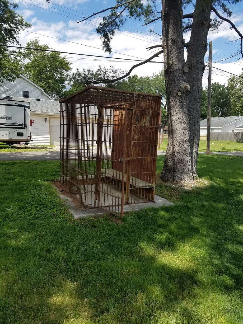 Hampsher Hotel | E Krack St, Forrest, IL 61741, USA