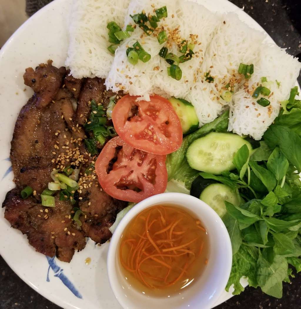 Nam Giao Restaurant & Bakery | 6938 Wilcrest Dr, Houston, TX 77072, USA | Phone: (281) 568-8666