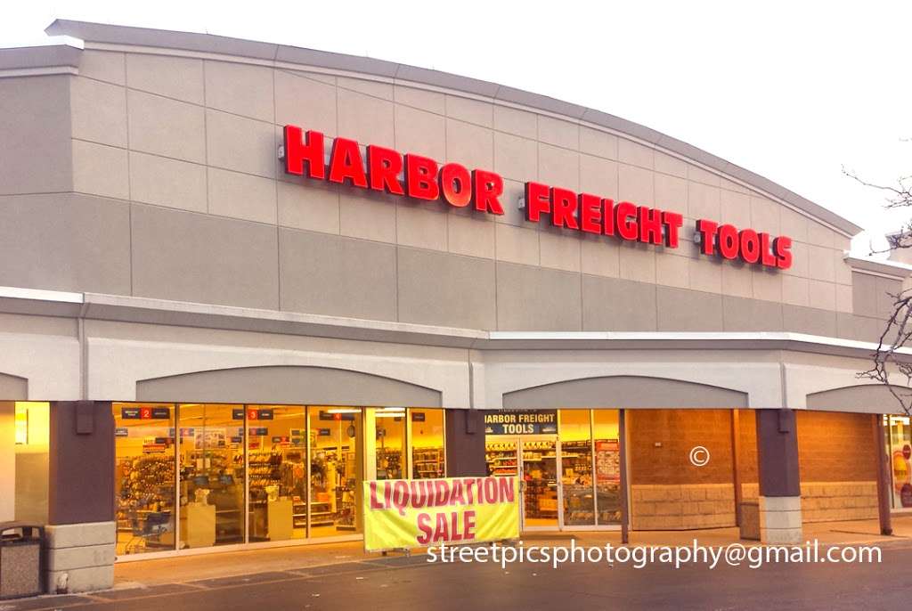 Harbor Freight Tools | 225 W Roosevelt Rd, Lombard, IL 60148, USA | Phone: (630) 261-0145