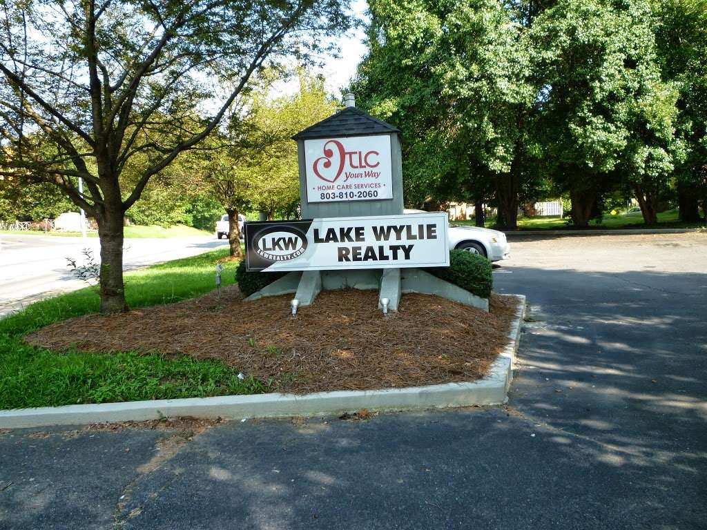 Lake Wylie Realty | 4555 Charlotte Hwy, Clover, SC 29710 | Phone: (803) 831-8588