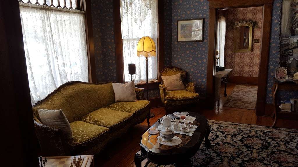 Benner House Bed and Breakfast | 645 Main St, Weston, MO 64098, USA | Phone: (816) 640-2616