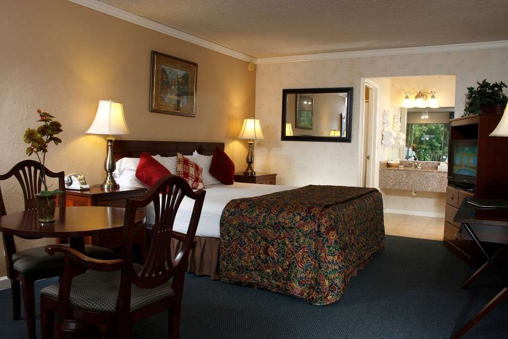 Occidental Lodge | 3610 Bohemian Hwy, Occidental, CA 95465, USA | Phone: (707) 874-3623