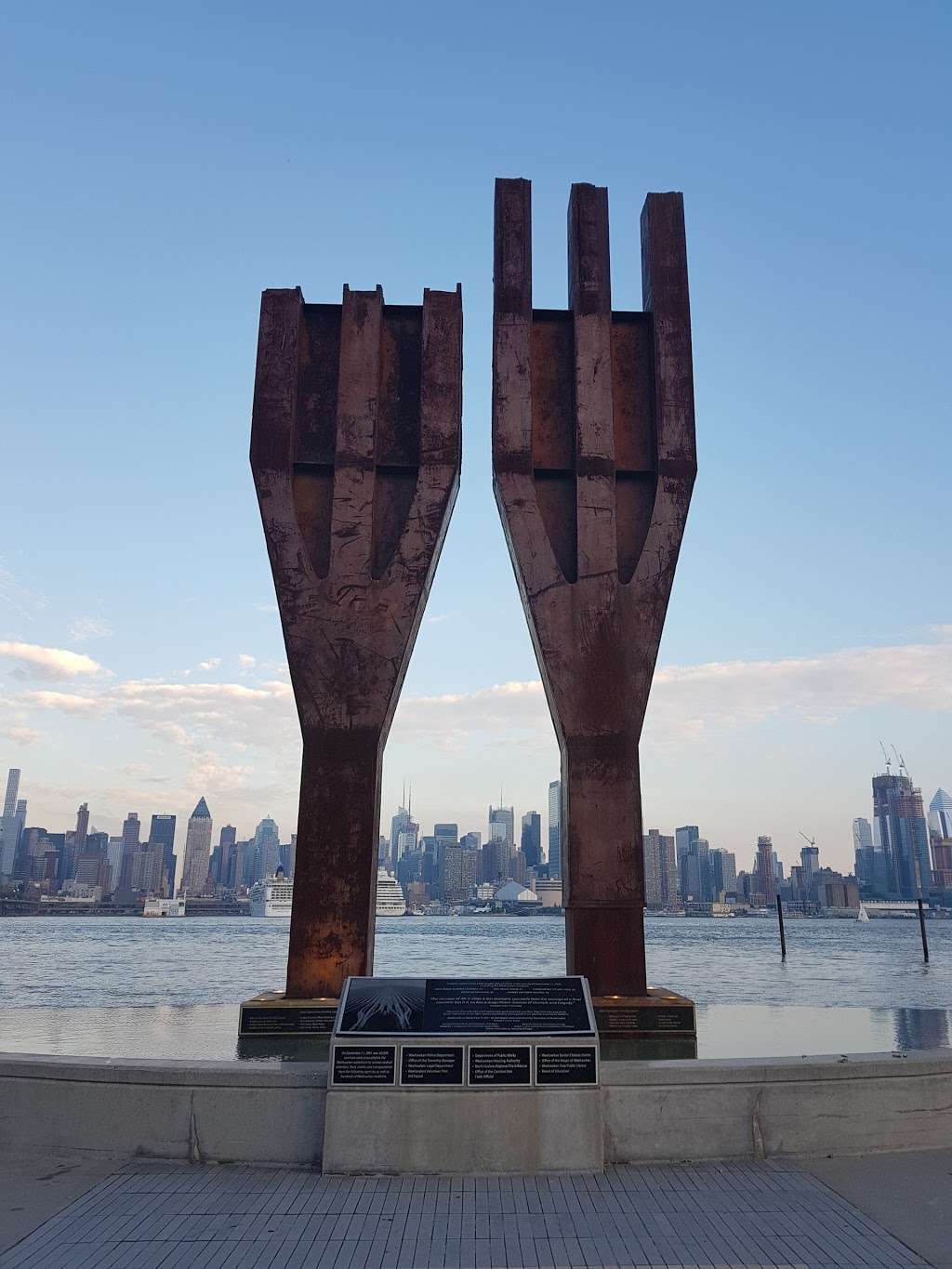 9/11 Memorial Weehawken | 1300 At Port Imperial,, Lincoln Harbor/Weehawken - Midtown/West 39th, Weehawken, NJ 07086, USA