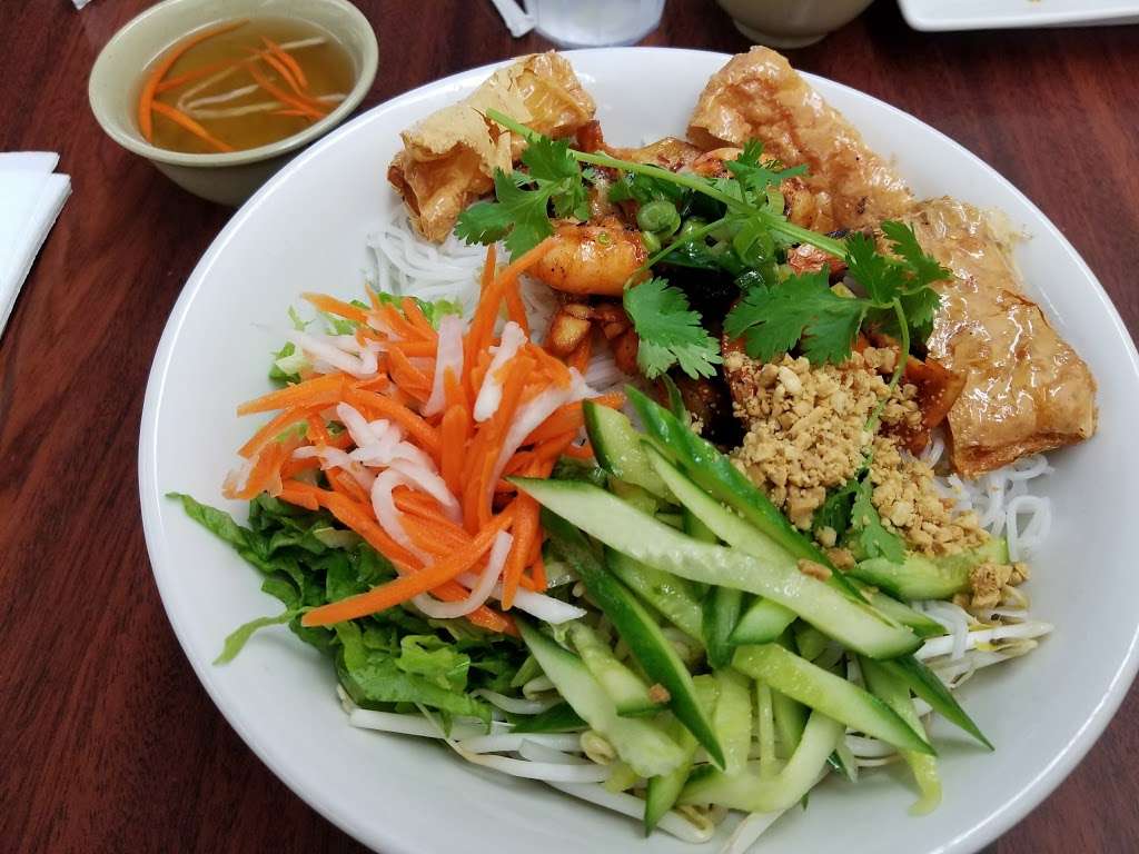 Pho Crystal | 4949 La Palma Ave, La Palma, CA 90623, USA | Phone: (562) 402-8884