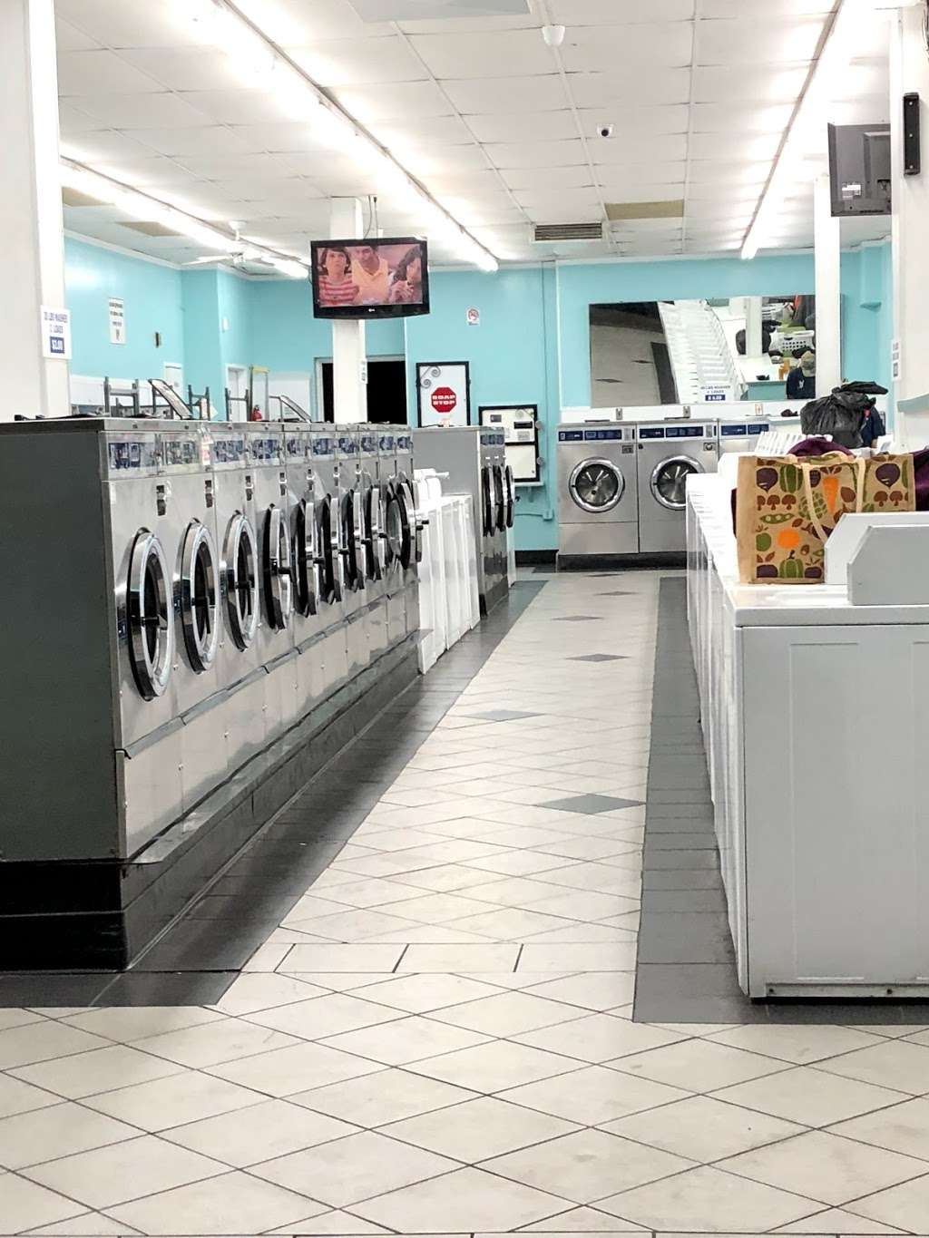 Anaheim Coin Laundry | 503 W Chapman Ave, Anaheim, CA 92802, USA | Phone: (714) 460-3887