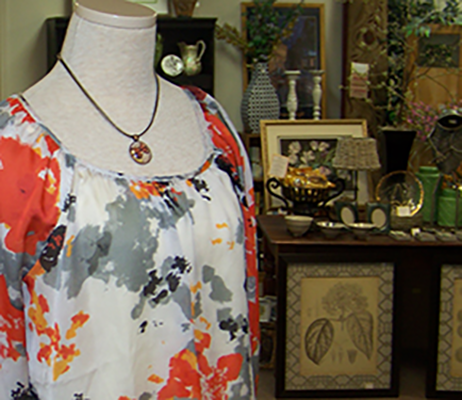 Top Drawer Resale Boutique | 9433 Mission Rd, Leawood, KS 66206 | Phone: (913) 642-2292